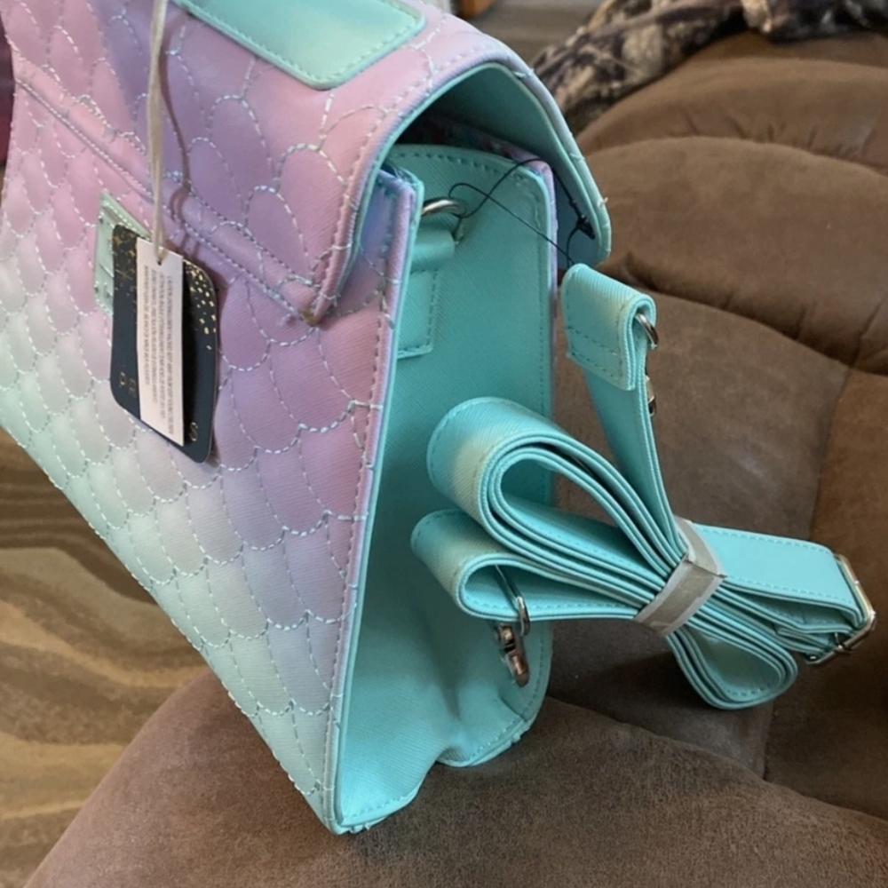 Pastel Clutch - Picture 9 of 9